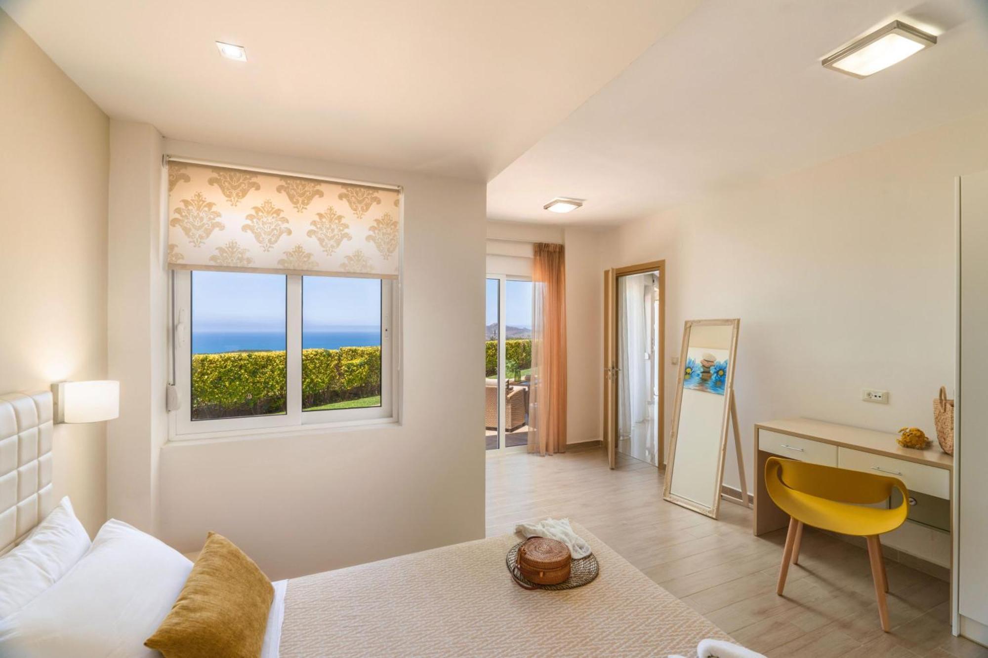 Villa Ariella With Sea View Agia Marina Екстериор снимка