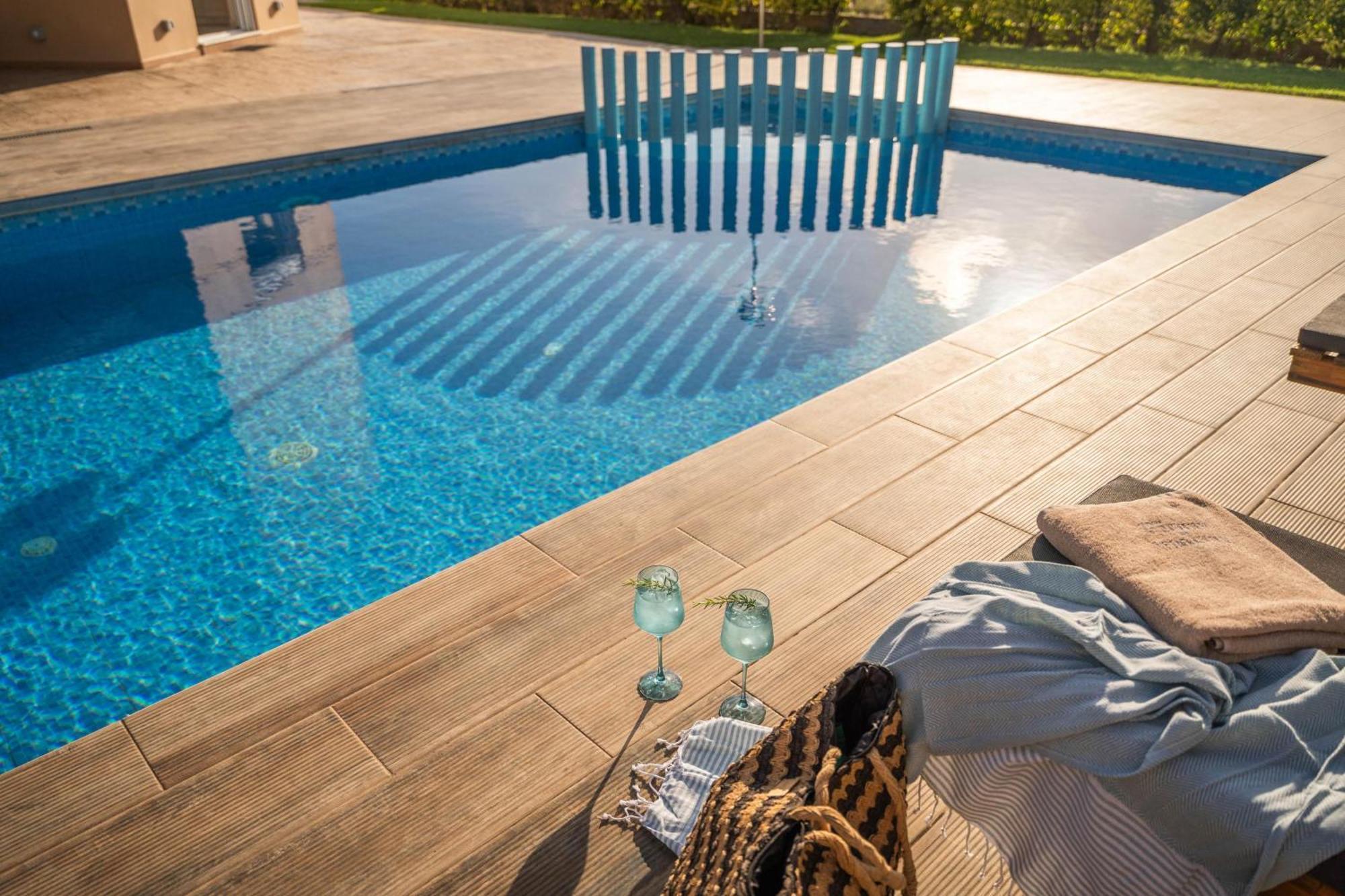 Villa Ariella With Sea View Agia Marina Екстериор снимка