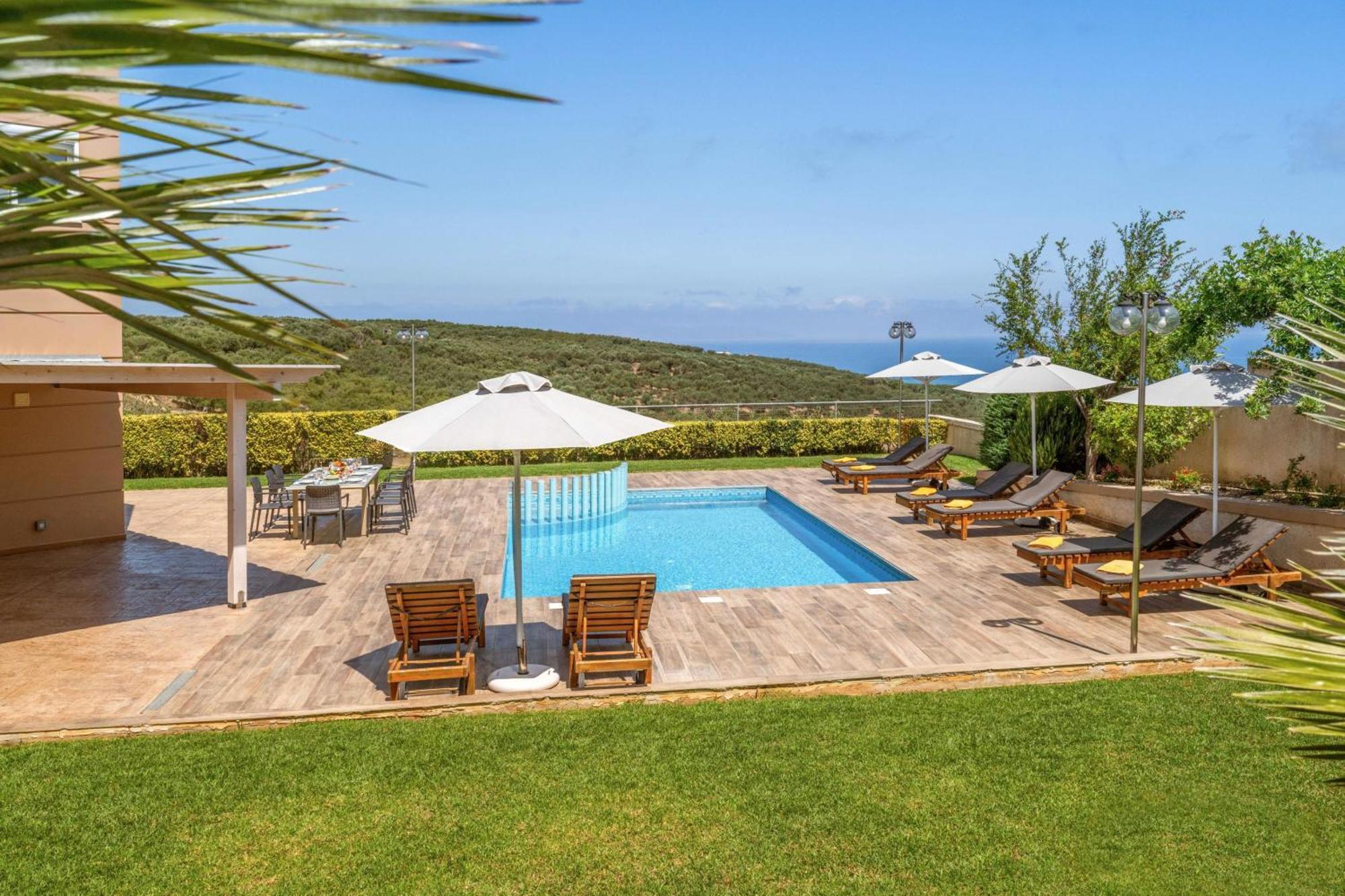Villa Ariella With Sea View Agia Marina Екстериор снимка